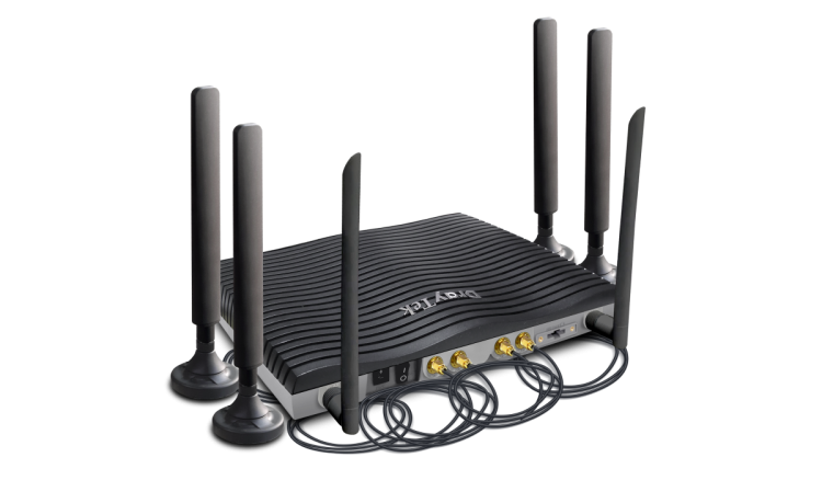 vigor2927lax-5g-rear.jpg