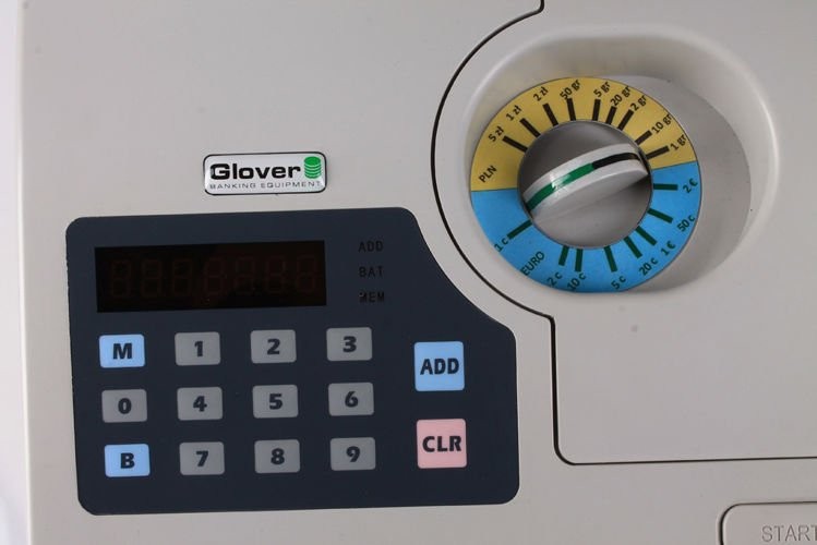Glover CC-70 – liczarka do bilonu – widok panelu.jpg