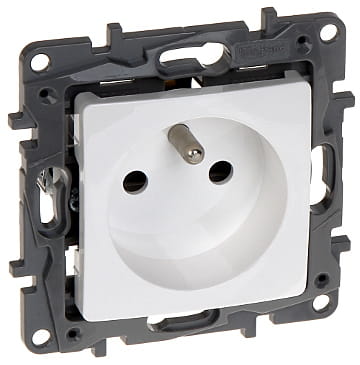 GNIAZDO POJEDYNCZE LE-764540 Niloe 230V 16A LEGRAND-1347040