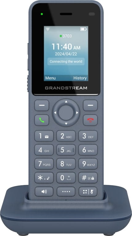Grandstream WP816 – telefon WiFi VoIP – widok z przodu z ładowarką.jpg