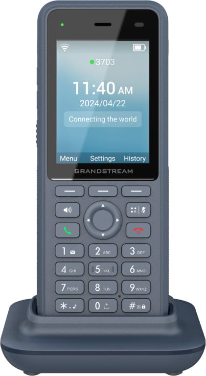 Grandstream WP836 – telefon WiFi VoIP – widok z przodu z ładowarką.jpg