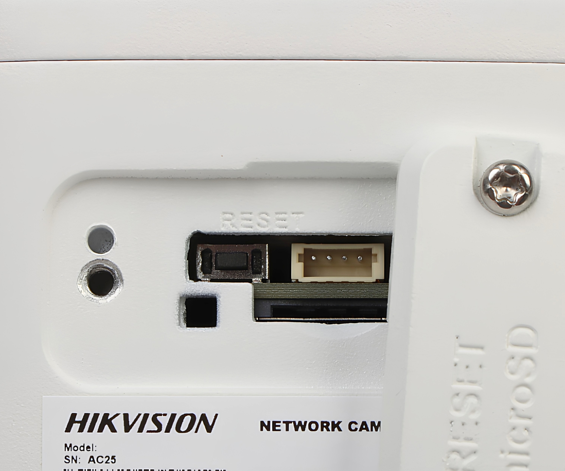 KAMERA IP DS-2CD2T86G2H-IS2U/SL 2.8MM EF PL(POL) Smart Hybrid Light AcuSense - 4Mpx Hikvision-1954523